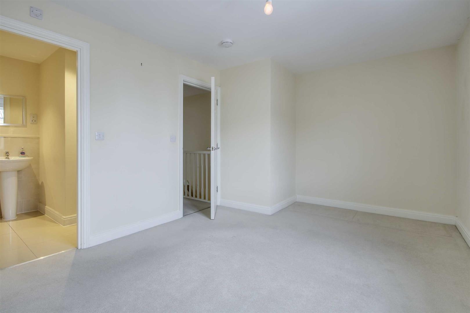 Harlow Crescent, Oxley Park, Milton Keynes